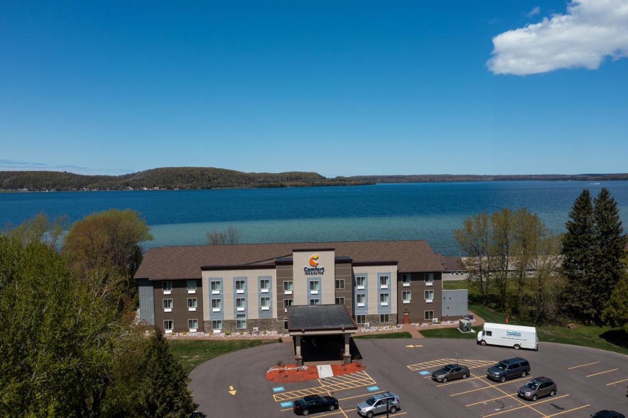 Comfort Inn & Suites Munising-Lakefront المظهر الخارجي الصورة